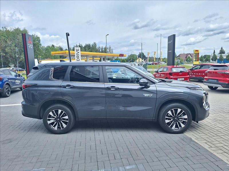 Mitsubishi Outlander (2026) 2,4   PHEV INVITE 2,4L - fotka 7 z 16