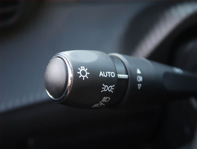 Peugeot 2008 (2024) Allure 1.2 PureTech, 16TKM - fotka 16 z 22