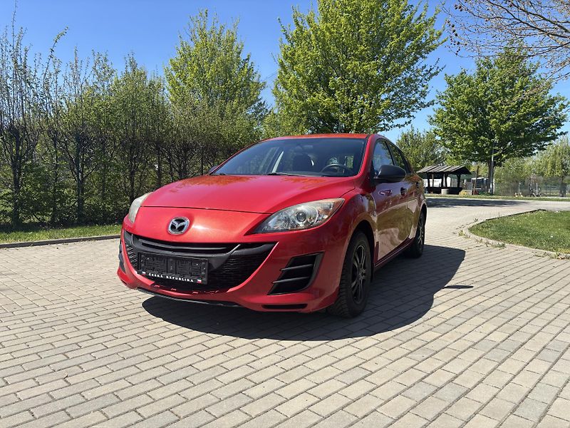 Mazda 3 1.6 CE - fotka 1 z 27