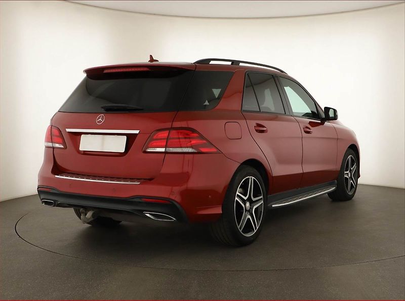 Mercedes-Benz GLE (2016) 350 d - fotka 5 z 19