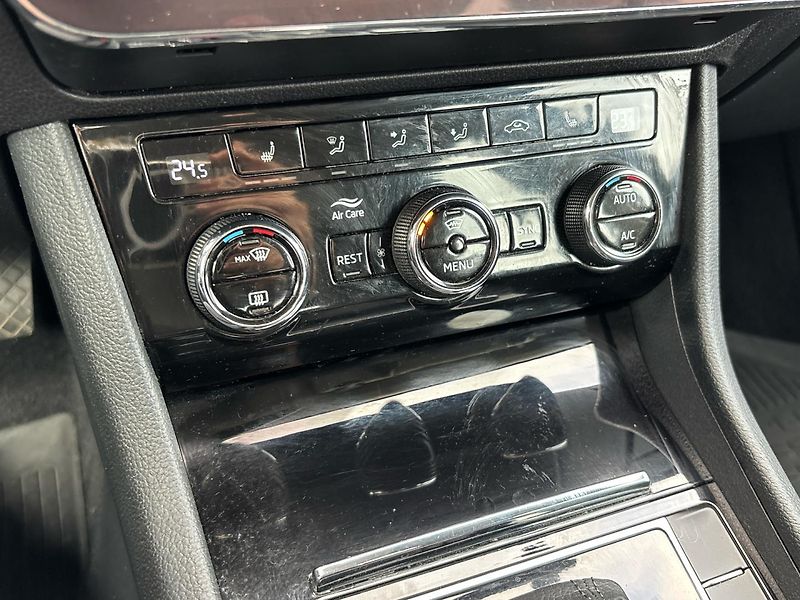 Škoda Superb STYLE DSG - fotka 20 z 25