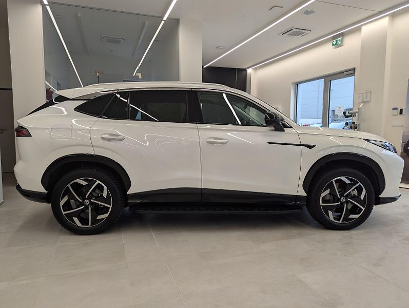 MG HS (2025) PHEV Exclusive - fotka 3 z 4