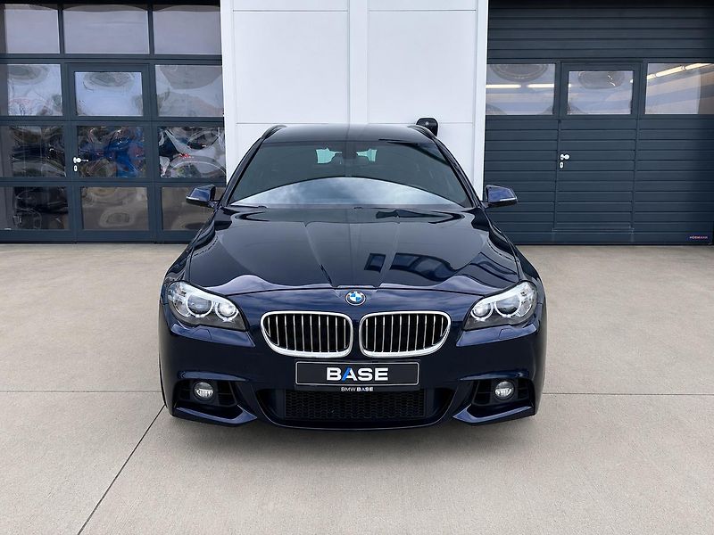 BMW Řada 5 525d xDrive M-Sport Touring - fotka 2 z 19