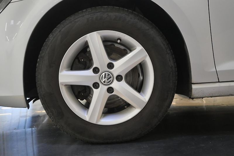Volkswagen Golf - fotka 10 z 29