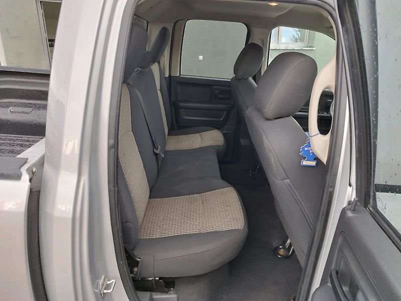 Dodge RAM (2012) 5,7HEMI,V8,4X4,ALU,TAŽNÝ - fotka 13 z 26