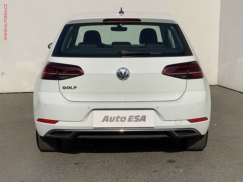 Volkswagen Golf (2017) 1.5TSi, Highline, LED, šíbr - fotka 5 z 15