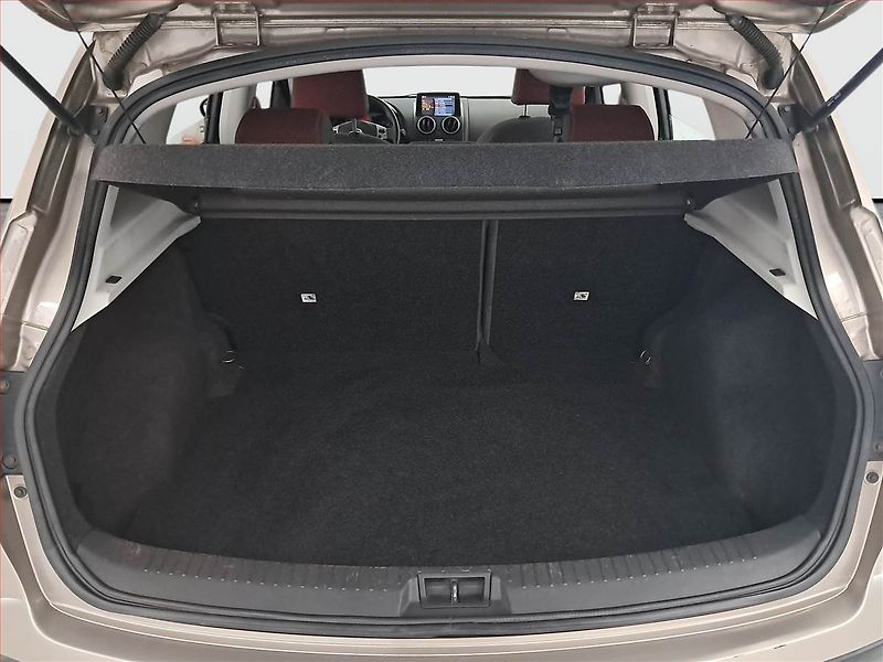 Nissan Qashqai (2008) 2.0, Automat, Navi, Tempomat - fotka 14 z 18
