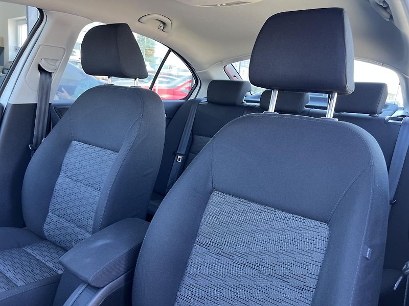 Škoda Octavia 1.6TDi 77kw TEMPOMAT ALU ČR  - fotka 10 z 35