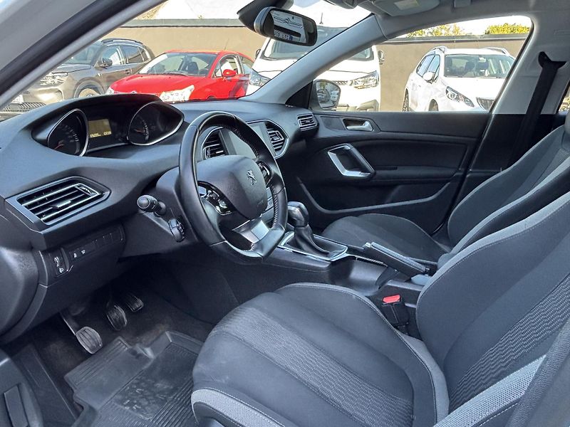 Peugeot 308 SW 1,2 PureTech 130k MAN6  - fotka 5 z 13