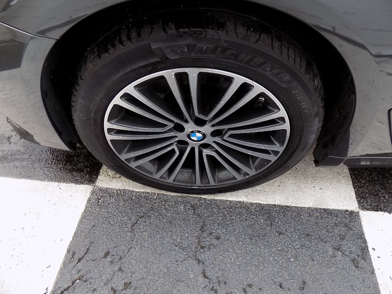 BMW Řada 5 (2019) 530d/Sport-Line/Full-Led/ - fotka 34 z 35