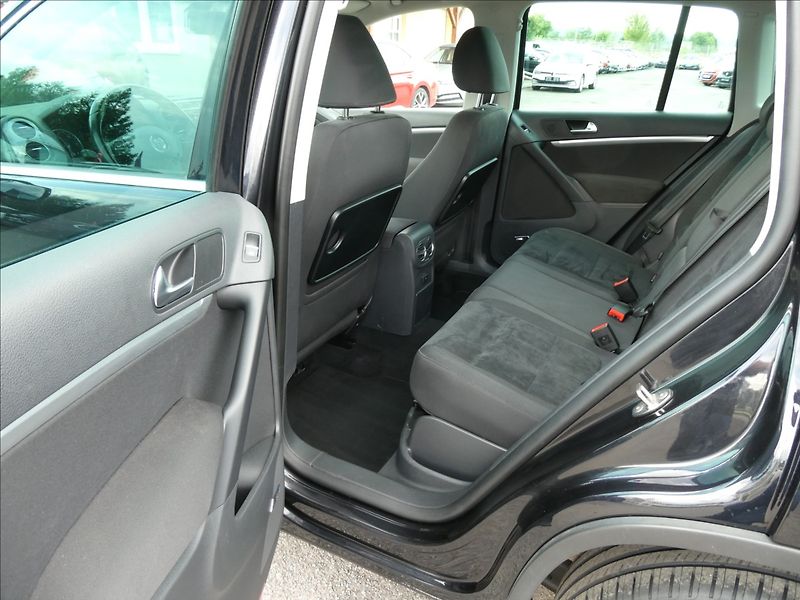 Volkswagen Tiguan 2,0 TDi 130kW Sport 4x4,TZ,nav - fotka 16 z 50