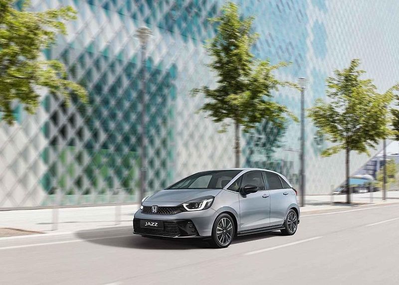 Modely Toyoty jsou nyní k mání s velkými slevami. Například kupující Corolly Sedan můžou ušetřit 130 000 Kč