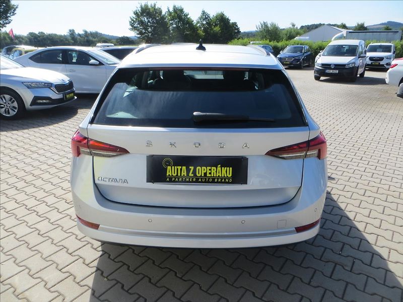 Škoda Octavia 2,0 TDI Ambition Combi ČR - fotka 6 z 24