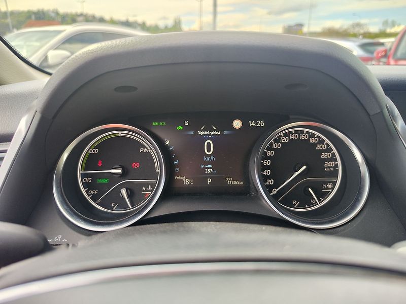 Toyota Camry 2.5 HEV/160kW Executive e-CVT - fotka 16 z 35