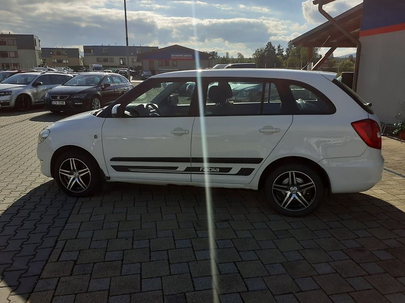 Škoda Fabia (2010) KOMBI 1.6 TDI - fotka 6 z 37