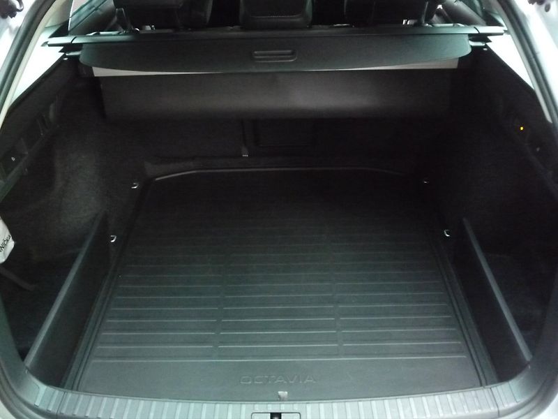 Škoda Octavia (2024) Combi 2,0TDi 110kW DSG Top Sel - fotka 12 z 19
