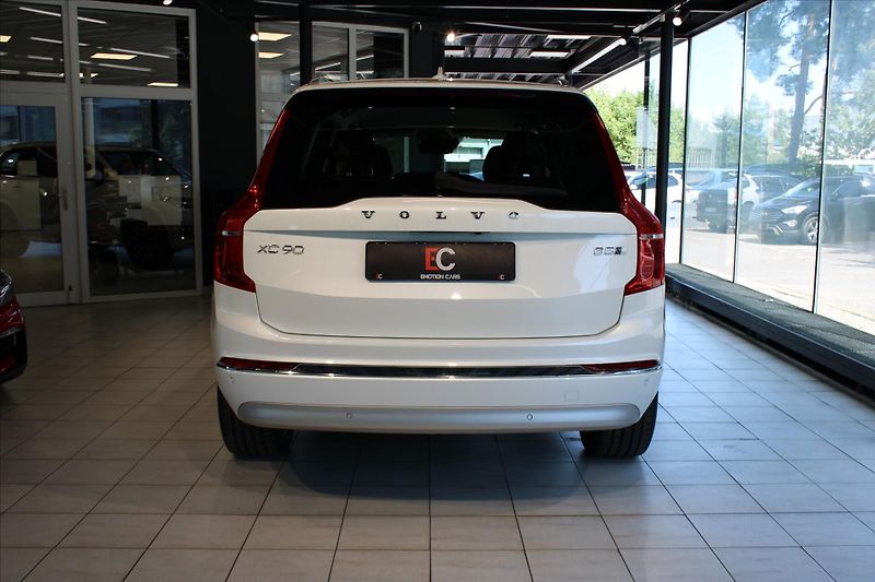 Volvo XC90 B5 AWD 173 kW Inscription Pole - fotka 5 z 36
