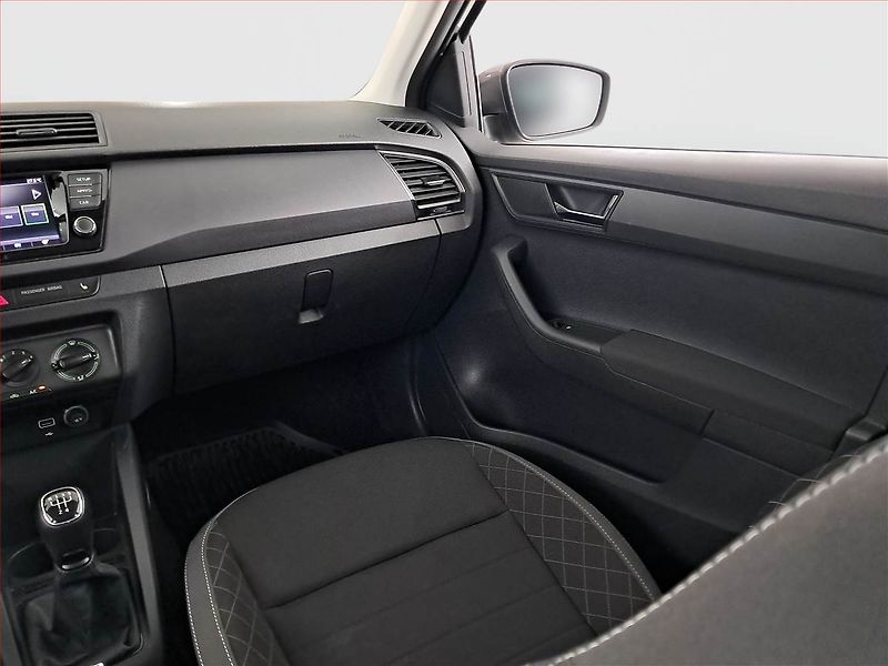 Škoda Fabia (2022) Ambition 1.0 TSI, ČR,1.maj - fotka 8 z 18