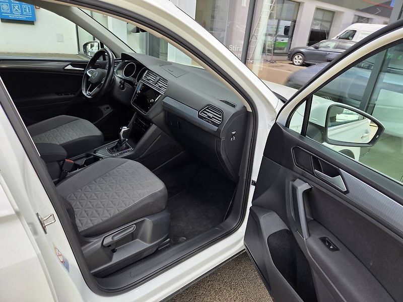 Volkswagen Tiguan (2021) 2.0 TDI DSG - fotka 42 z 46