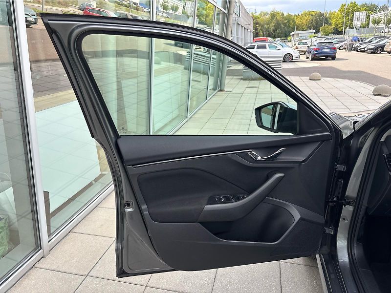 Škoda Kamiq 1.0TSi 85kW SELECTION - fotka 24 z 30