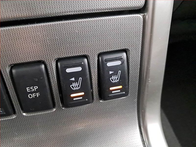 Nissan Navara (2012) 3.0 dCi, 4X4, Automat, Kůže - fotka 18 z 21