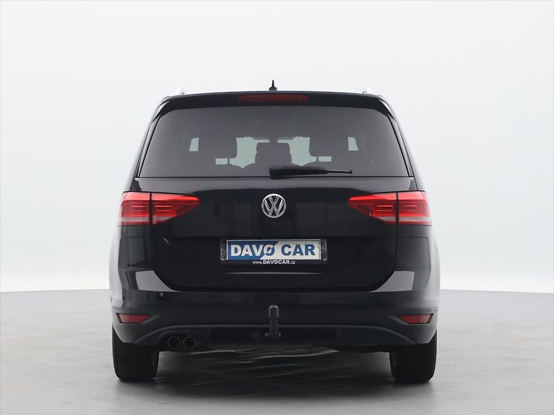 Volkswagen Touran 2,0 TDI DSG Highline 7-Míst - fotka 6 z 35