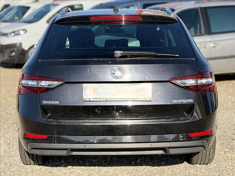 Škoda Superb 1,4 TSI 110kW MANUÁL BI-XENON - fotka 6 z 23