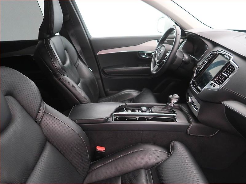 Volvo XC90 (2018) D5 AWD - fotka 7 z 17