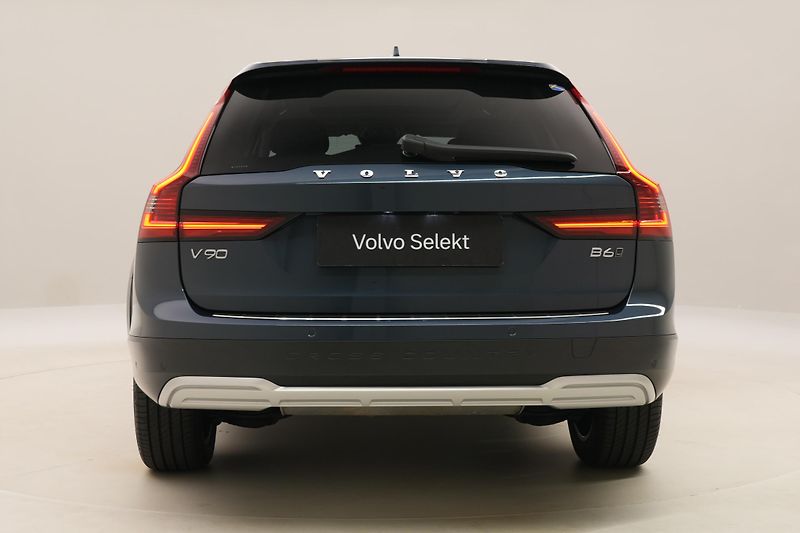 Volvo V90 CC B6 AWD BRIGHT PLUS AUT CZ - fotka 12 z 63