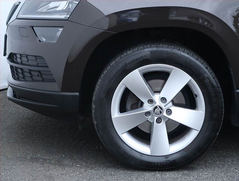 Škoda Karoq (2019) Style 1.6 TDI, Navi, Tempomat - fotka 15 z 22