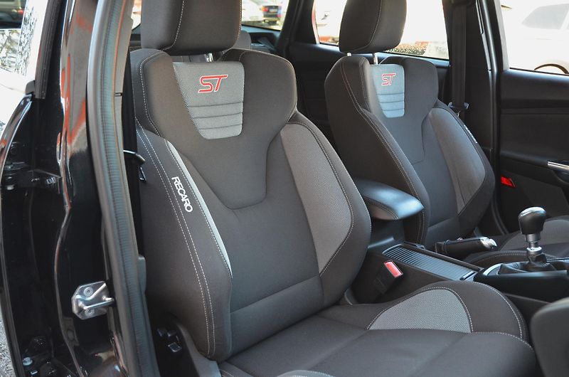 Ford Focus (2015) ST 2.0 184kW RECARO - fotka 16 z 39