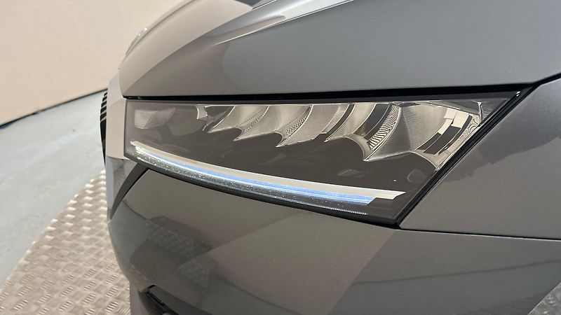 Škoda Octavia 2.0 TDI Ambition Combi - fotka 18 z 27