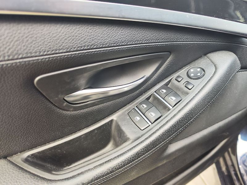 BMW Řada 5 520d/140kW xDrive 8AT - fotka 30 z 32