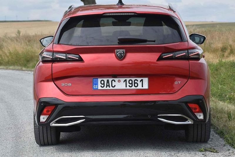 Peugeot kombíky umí. Platí to i novém 308 SW
