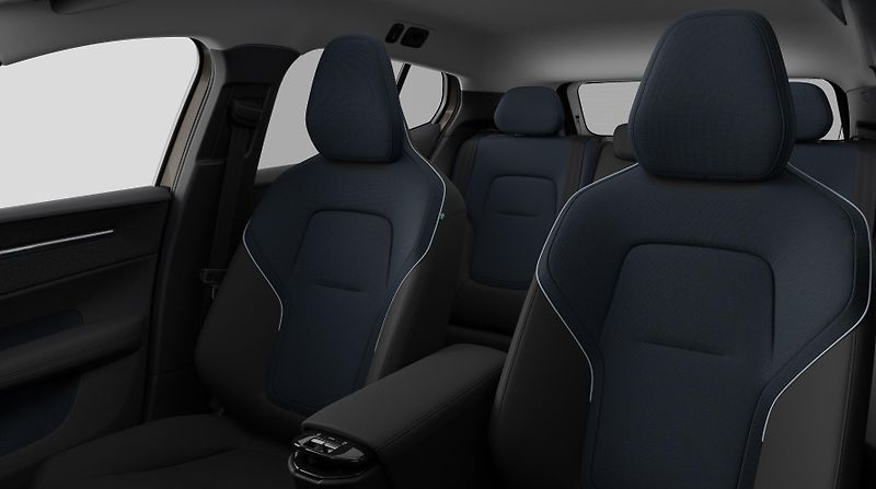 Volvo EX30 (2026) P8 AWD PLUS AUT - fotka 11 z 13