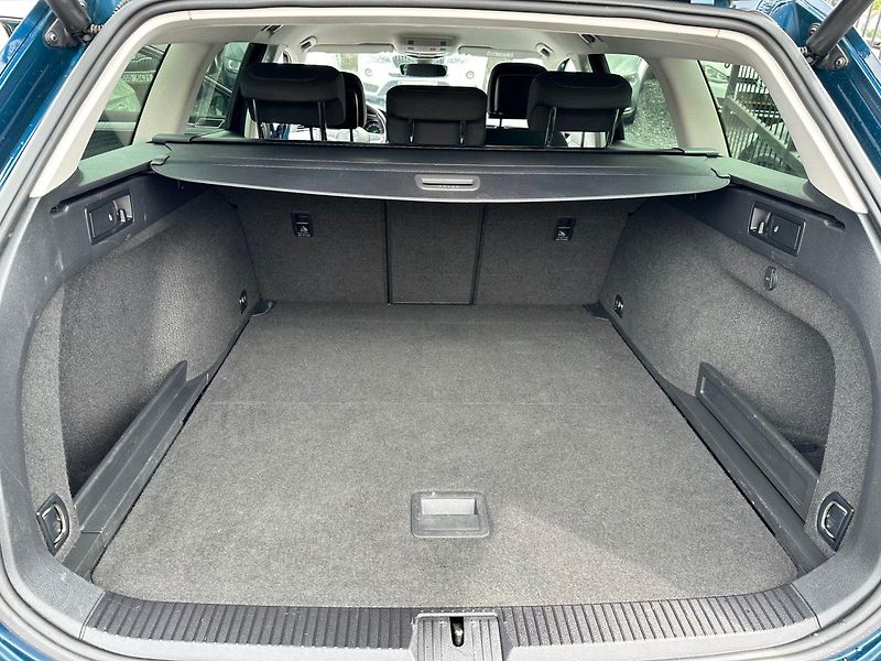 Volkswagen Passat (2019) 1.6TDi KAMERA,NAVI,100%KM - fotka 14 z 14
