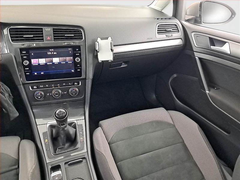 Volkswagen Golf (2018) Highline 1.5 TSI, Serv.kniha - fotka 8 z 19
