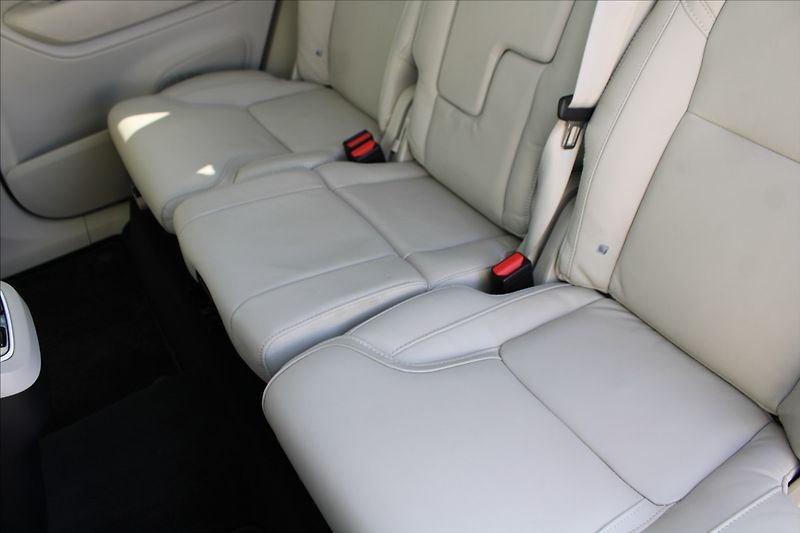 Volvo XC90 2,0 B5  ULTIMATE,7.MÍST,ZÁRUKA - fotka 30 z 47