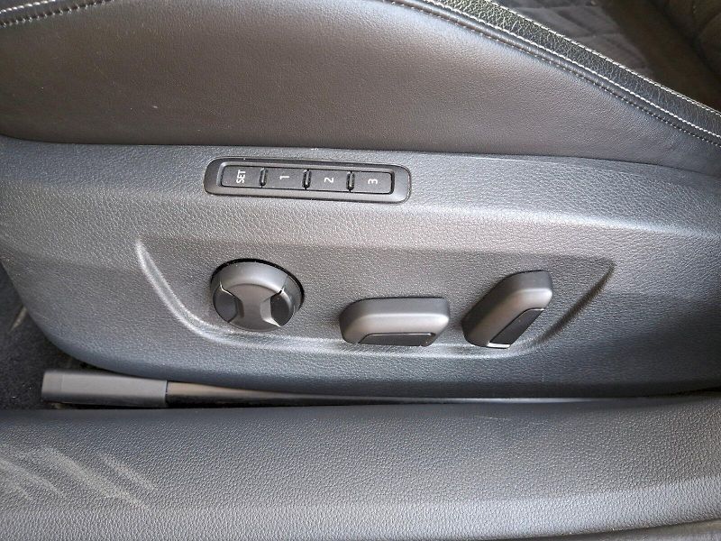 Škoda Superb (2022) Sportline DSG 4x4  2,0TDi 147k - fotka 26 z 35