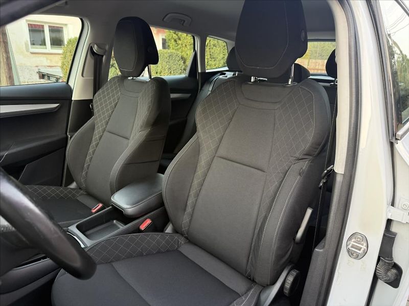 Škoda Karoq 1,6 TDI DSG / LED / záruka - fotka 12 z 34