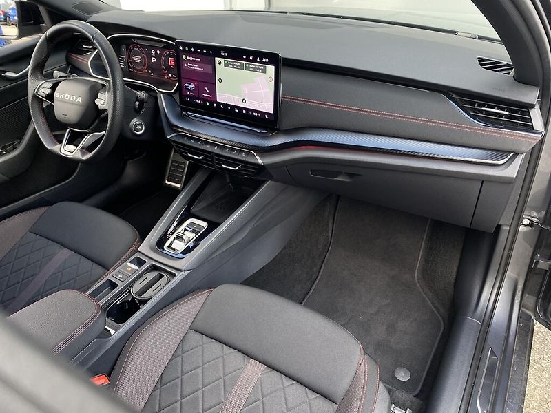 Škoda Octavia Combi 2,0 TSI 195 kW RS DSG - fotka 24 z 28
