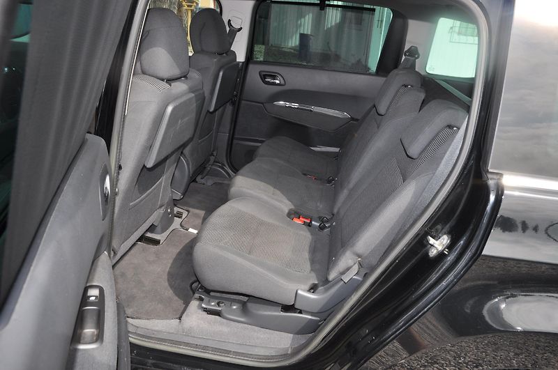Peugeot 5008 2.0HDi 110kW PANORAMA - fotka 7 z 18