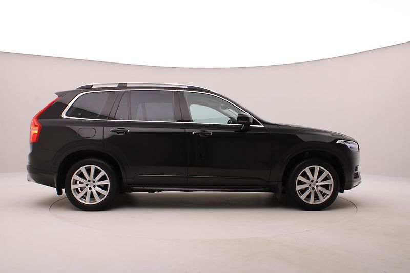 Volvo XC90 D5 AWD MOMENTUM AUT REZERVACE - fotka 13 z 46
