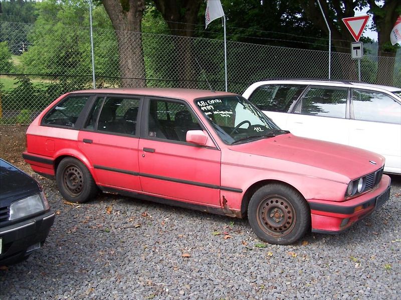 BMW Řada 3 1.8 VETERÁN Vada motoru, koroz - fotka 1 z 15