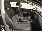 Volkswagen Passat 1,6   i KLIMA VÝHŘEV PO STK - náhled 12