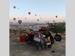 Český tým He//o Wor/d na Mongol Rally