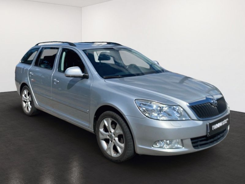 Škoda Octavia (2011) 1.4 TSI 90kw, Elegance, NOVÁ S - fotka 2 z 17