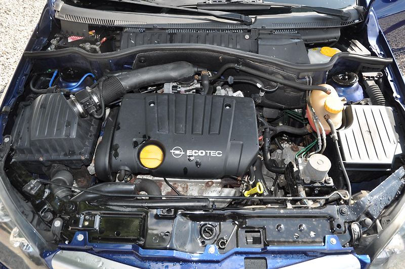 Opel Tigra 1.8i 92kW - fotka 11 z 13
