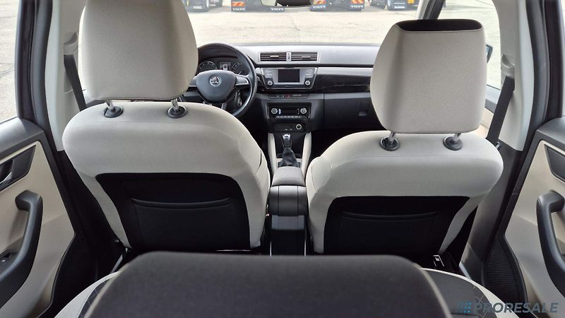 Škoda Fabia 1,2 TSI 66 kW STYLE - fotka 12 z 19