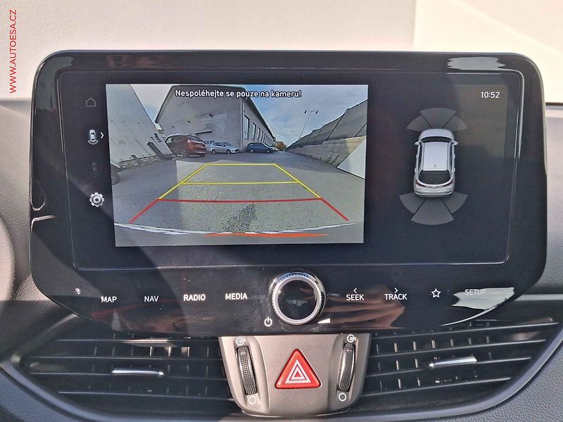 Hyundai i30 (2024) 1.5, ČR, Navi, kamera, LED - fotka 17 z 19